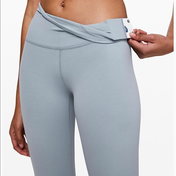Lululemon Align Crop 21” size 6 - Picture 2 of 6